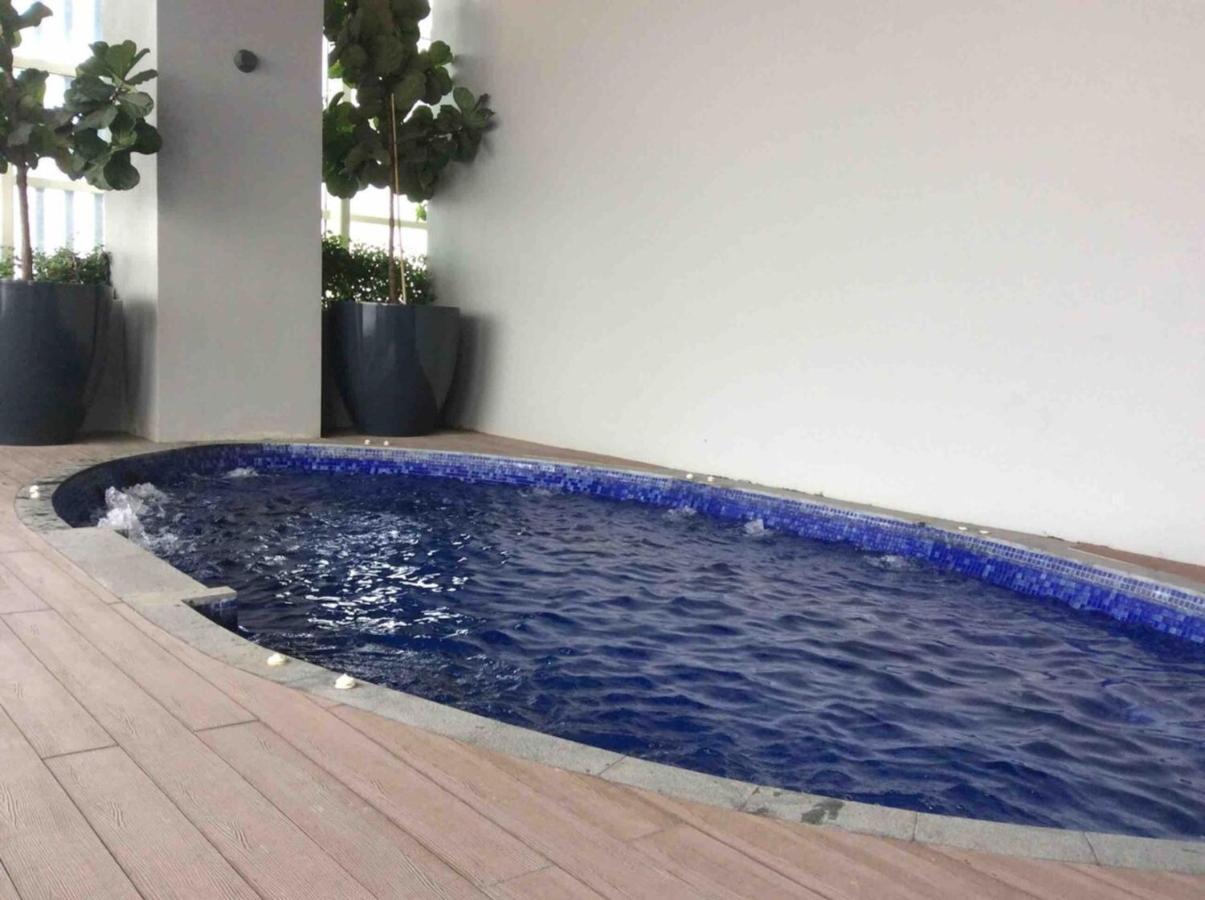 The Azure Residences Kampong Baharu Sungai Way Extérieur photo