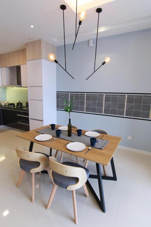The Azure Residences Kampong Baharu Sungai Way Extérieur photo